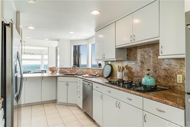 Photo of a kitchen in Manhattan Beach