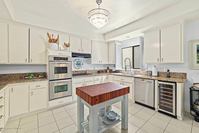 Photo of a kitchen in Pasadena