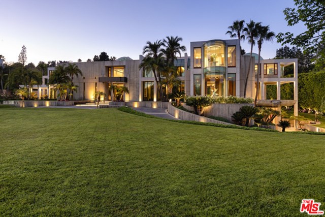 Backyard in a $69,500,000 Beverly Hills home for sale