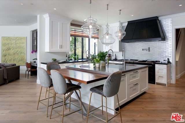 Photo of a kitchen in Beverly Hills