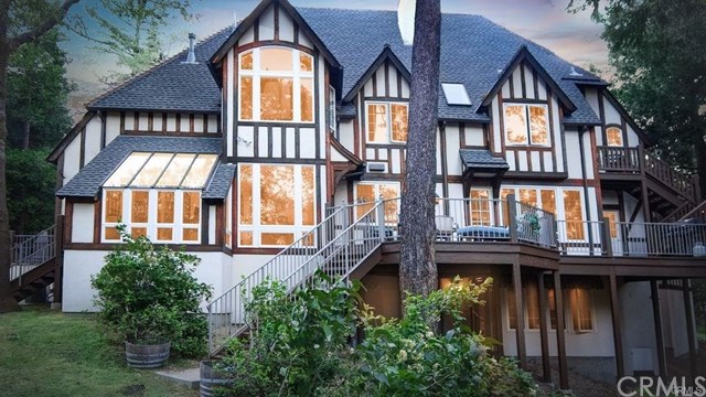 Facade in a $4,000,000 Lake Arrowhead home for sale