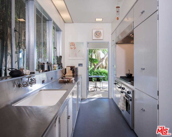Photo of a kitchen in Santa Monica