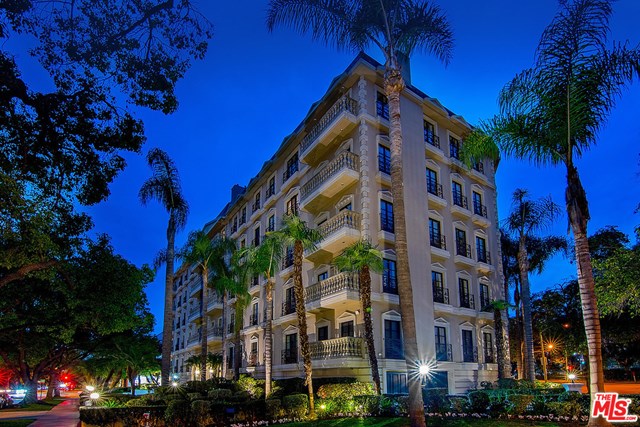 Facade in a $9,995,000 Beverly Hills home for sale