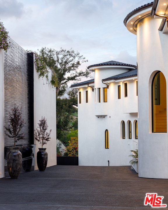 Facade in a $78,000,000 Los Angeles home for sale