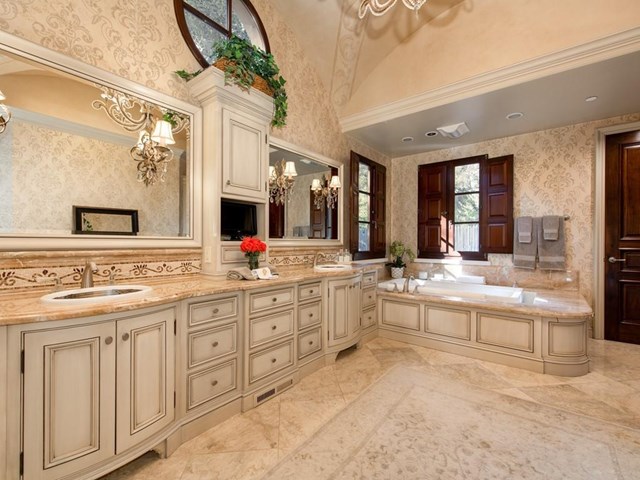 Bathroom in a $48,000,000 Woodside home for sale