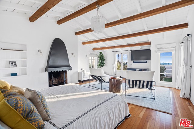 Bedroom in a $11,900,000 Santa Monica home for sale