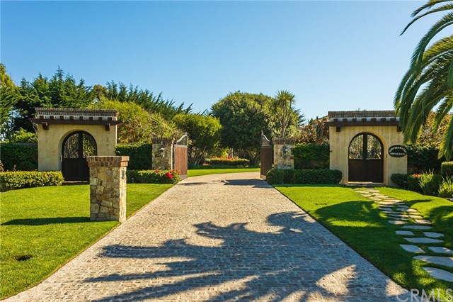 Backyard in a $38,000,000 San Clemente home for sale