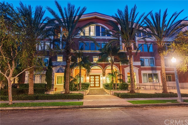 Facade in a $1,675,000 Playa Vista home for sale