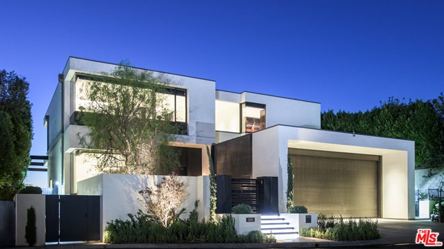 Facade in a $29,500,000 Los Angeles home for sale