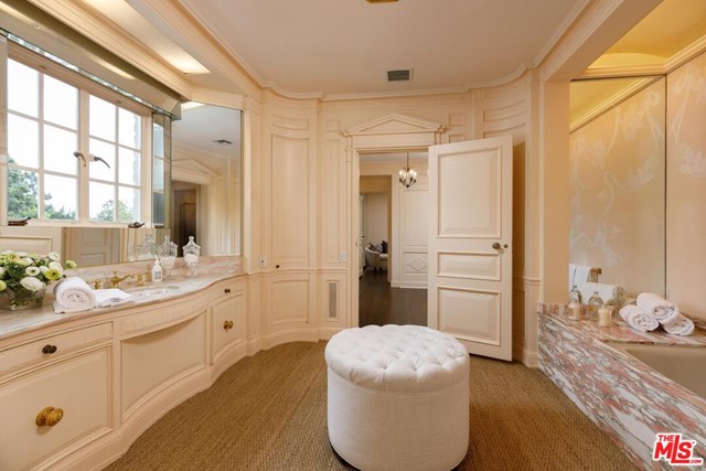 Bathroom in a $75,000,000 Los Angeles home for sale