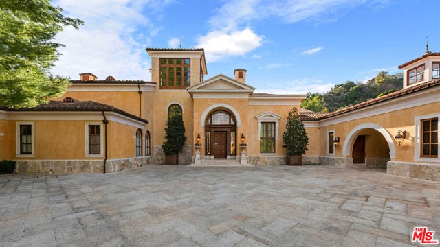Facade in a $28,000,000 Beverly Hills home for sale
