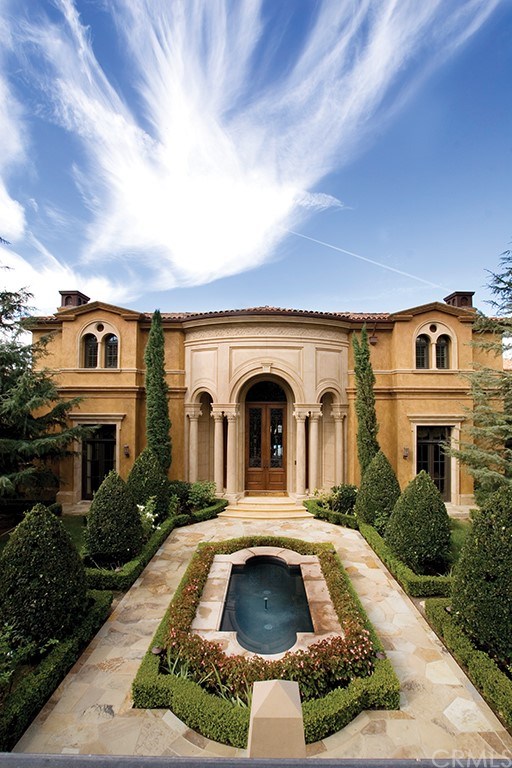 Facade in a $26,900,000 Newport Beach home for sale