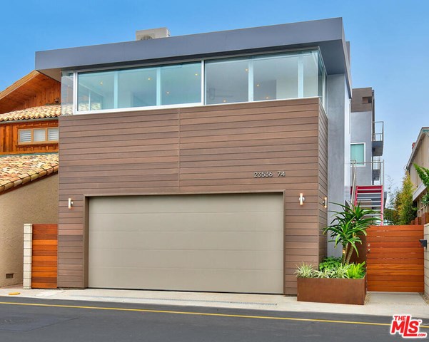 Facade in a $150,000 per month Malibu home for rent