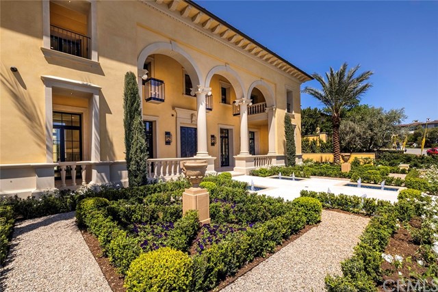 Facade in a $39,950,000 Newport Beach home for sale