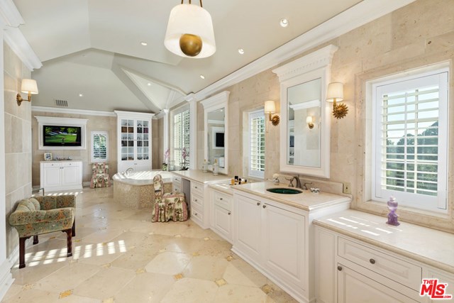 Bathroom in a $59,500,000 Los Angeles home for sale