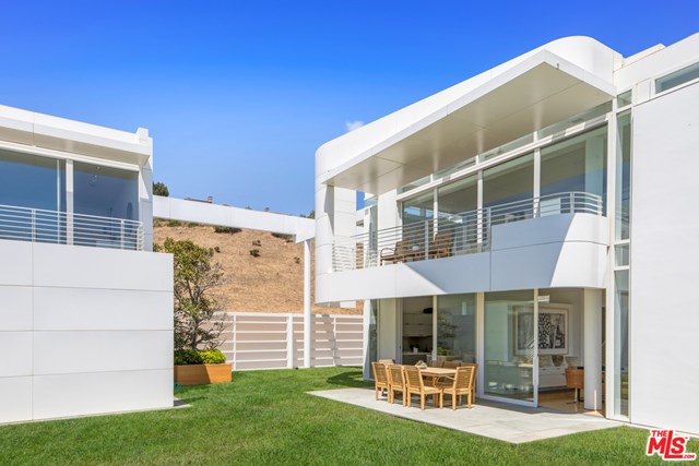 Facade in a $58,500,000 Malibu home for sale
