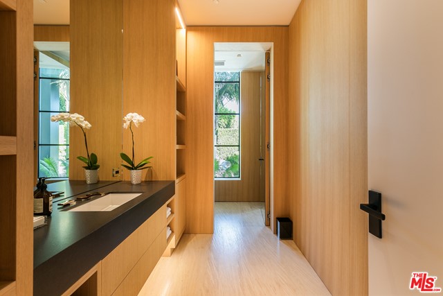 Bathroom in a $90,000,000 Santa Monica home for sale