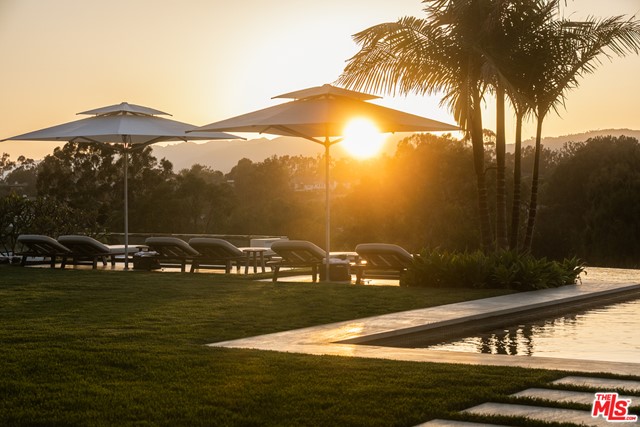 Backyard in a $90,000,000 Santa Monica home for sale