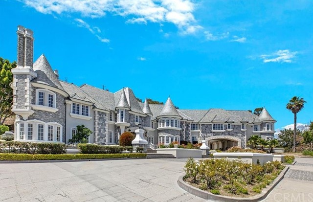 Facade in a $11,200,000 San Juan Capistrano home for sale